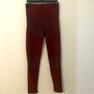 It’s all leggings‎ size M